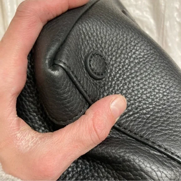 Mark cross black leather tote bag with pouchette